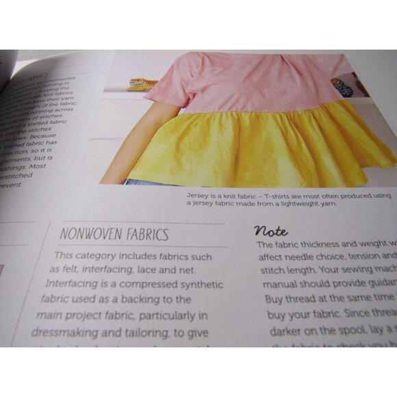 Mollie Makes:How to Sew: With Over 80 Techniques and 20 Easy Project Cottagecore - Picture 7 of 12